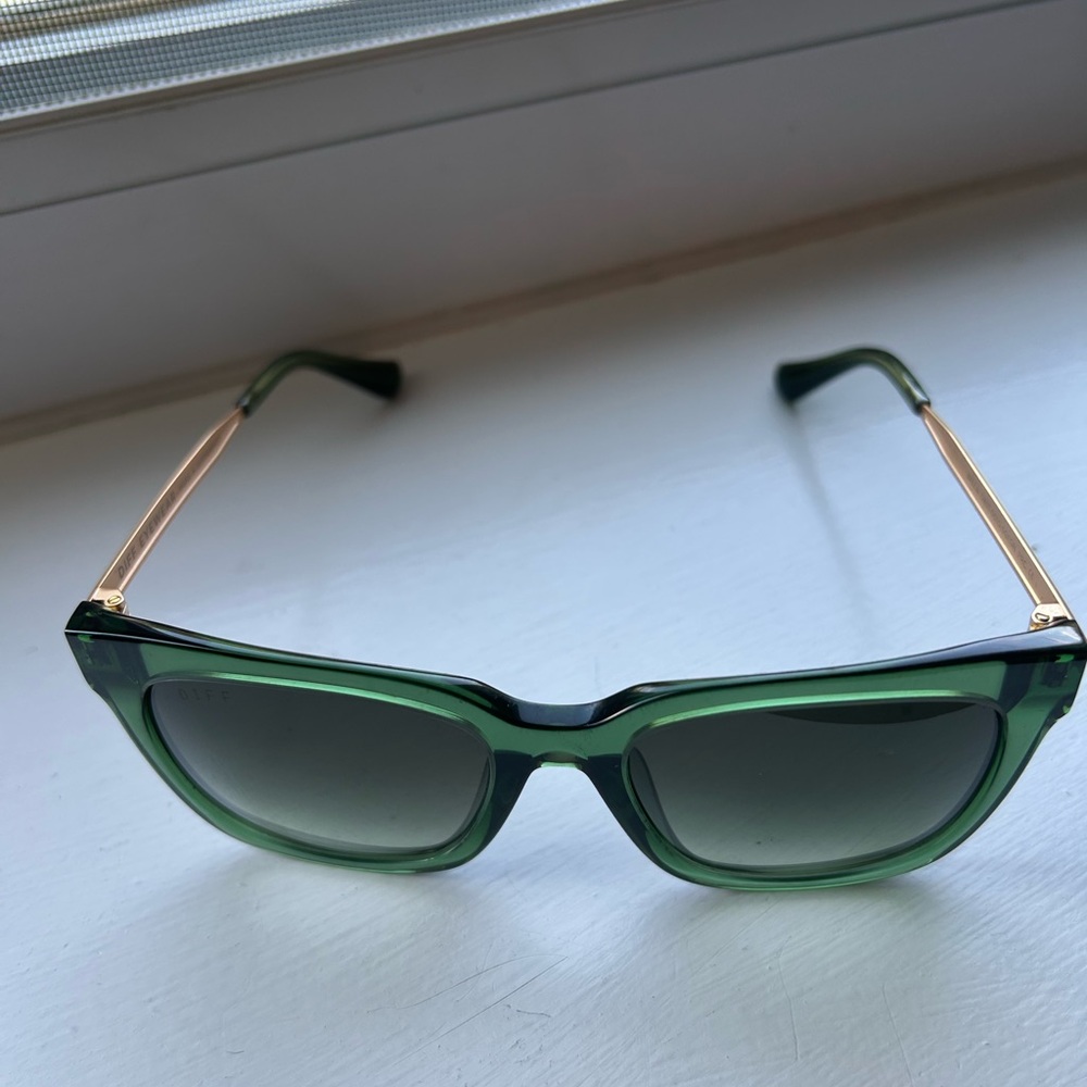 Diff Sunglasses Bella Green Crystal - image 3